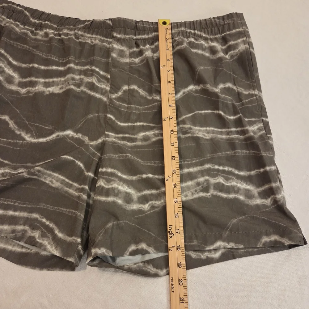 BANANA REPUBLIC NWT Hybrid Gray White Granite Quick Dry Performance Shorts SZ 2X